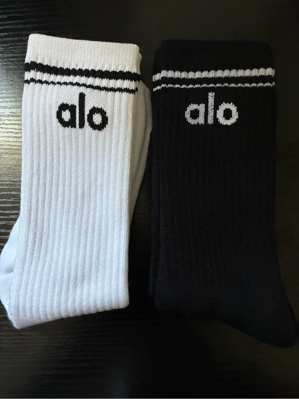 ALO Yoga Two-Tone Crew Socks in Black & White